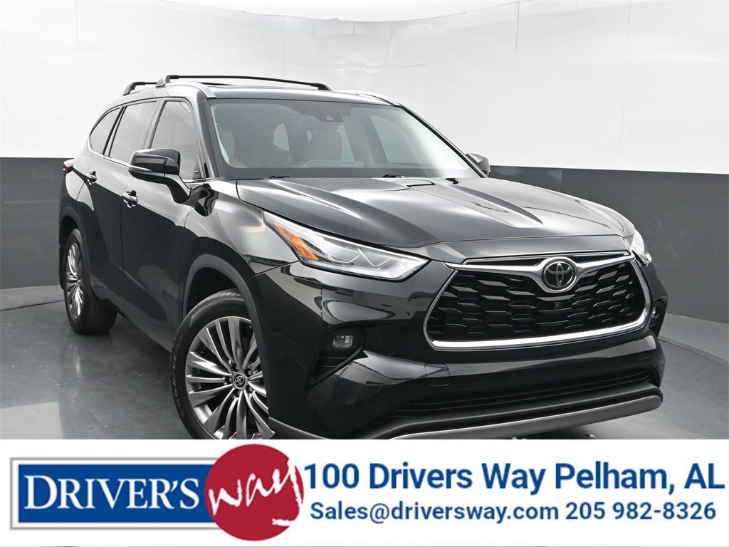 used 2022 Toyota Highlander car, priced at $38,500