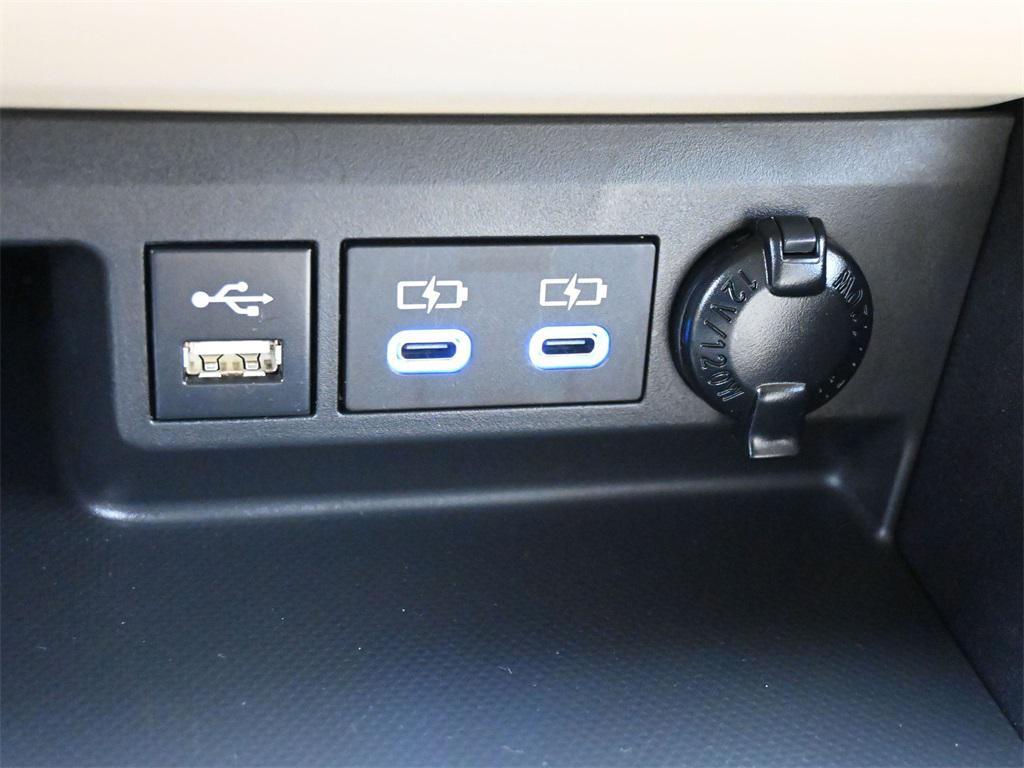 used 2022 Toyota Highlander car, priced at $38,500