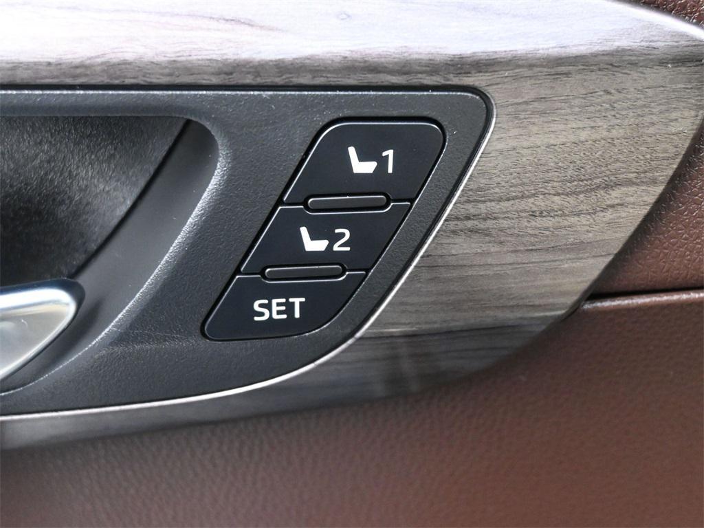 used 2022 Toyota Highlander car, priced at $38,500