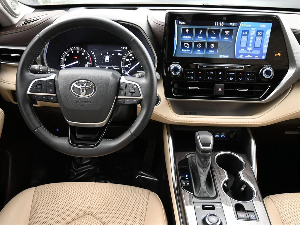used 2022 Toyota Highlander car, priced at $38,500