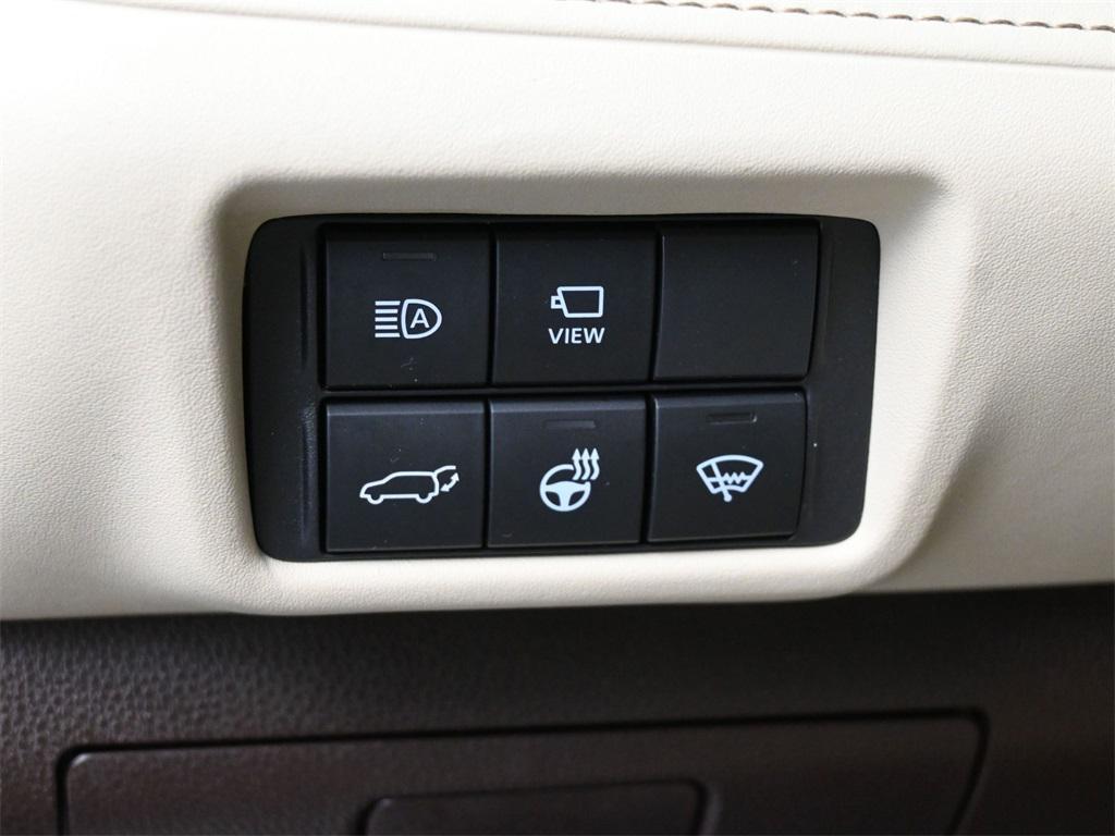 used 2022 Toyota Highlander car, priced at $38,500