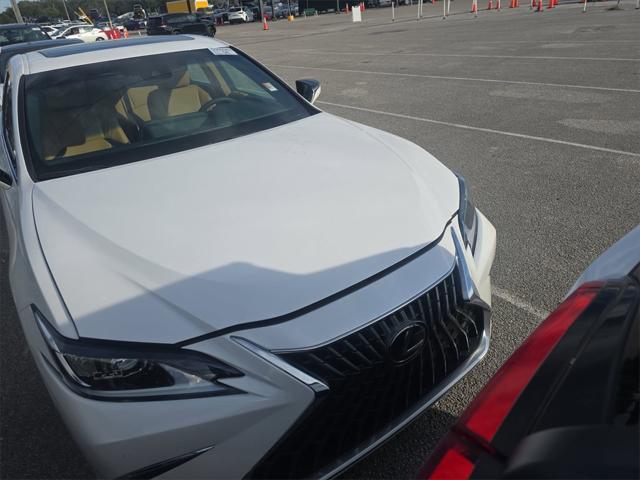 used 2022 Lexus ES 350 car, priced at $36,997