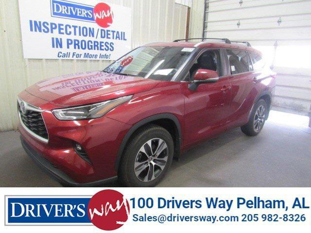 used 2023 Toyota Highlander car, priced at $39,997