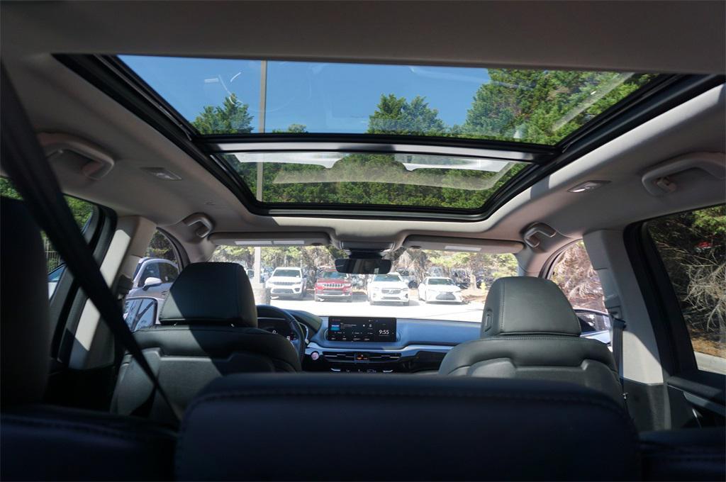 used 2023 Acura MDX car, priced at $39,000