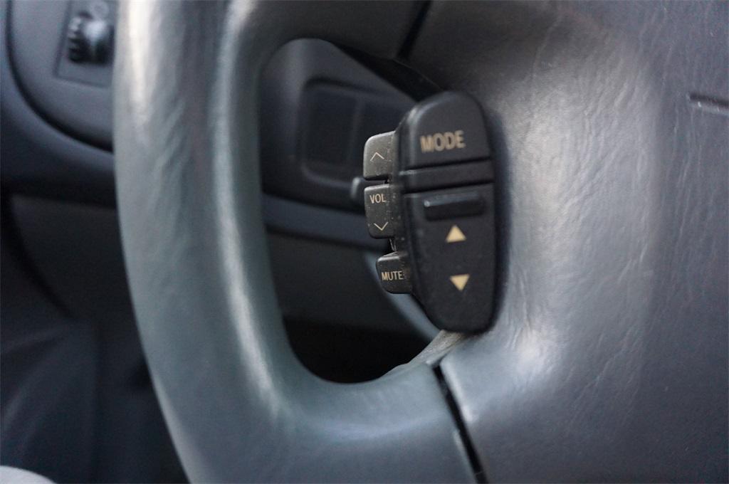 used 2000 Toyota Sienna car, priced at $5,000