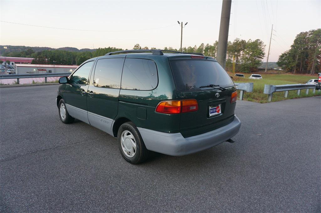 used 2000 Toyota Sienna car, priced at $5,000