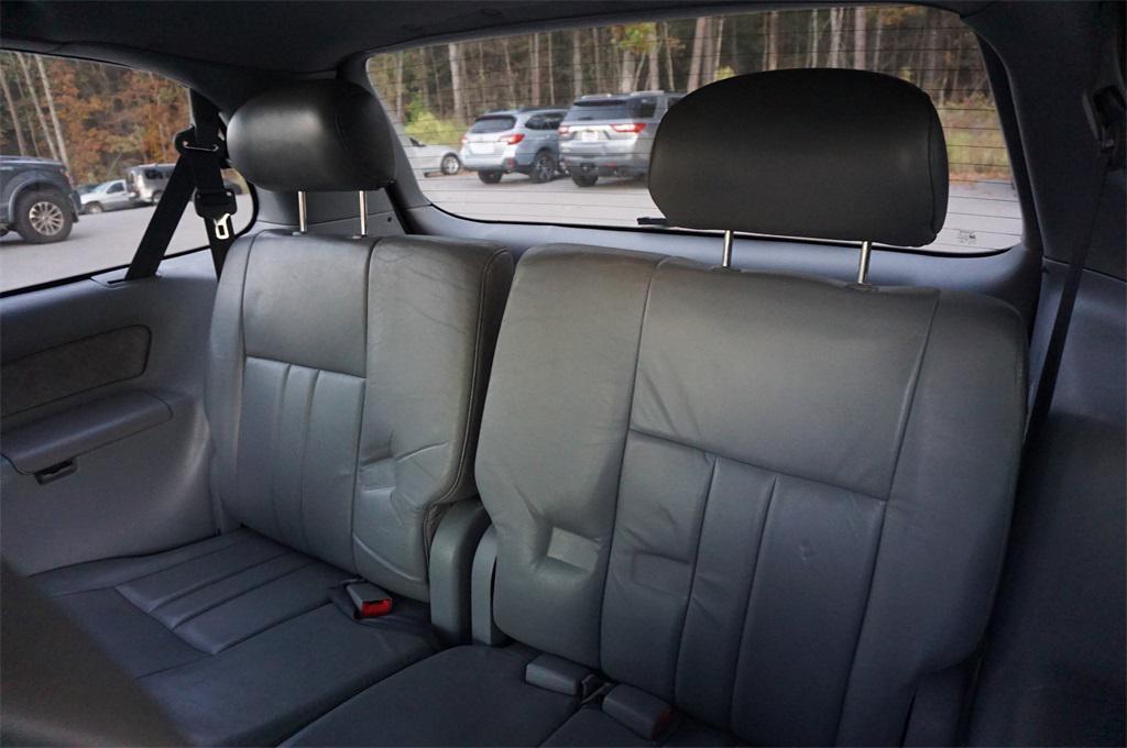 used 2000 Toyota Sienna car, priced at $5,000