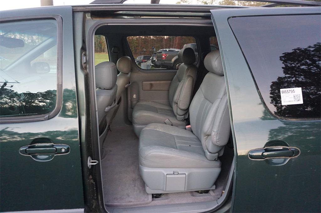 used 2000 Toyota Sienna car, priced at $5,000