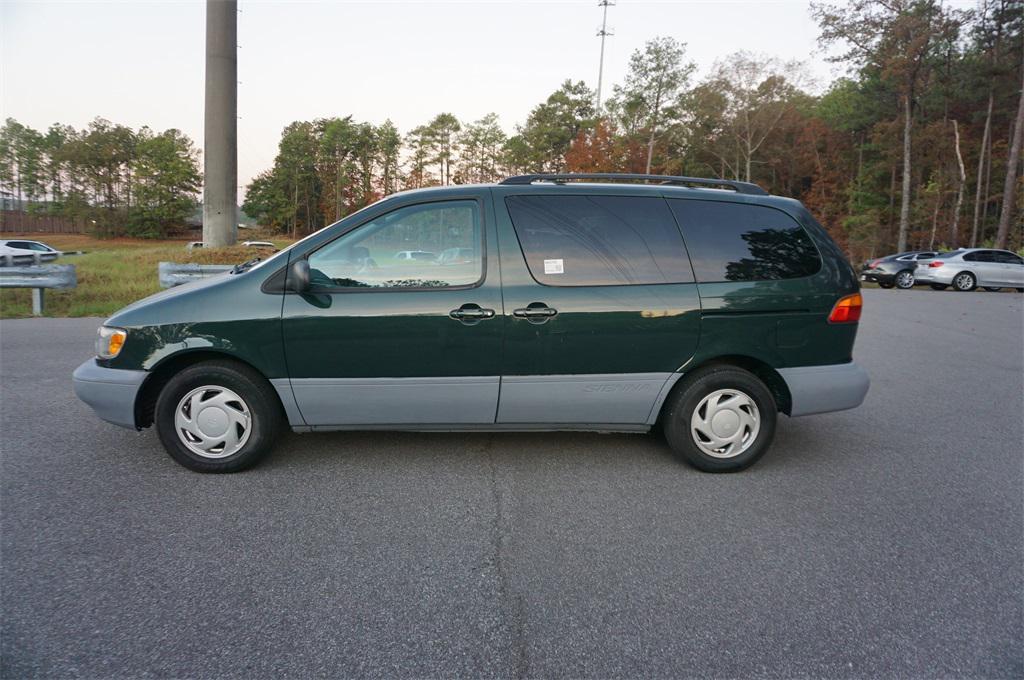 used 2000 Toyota Sienna car, priced at $5,000