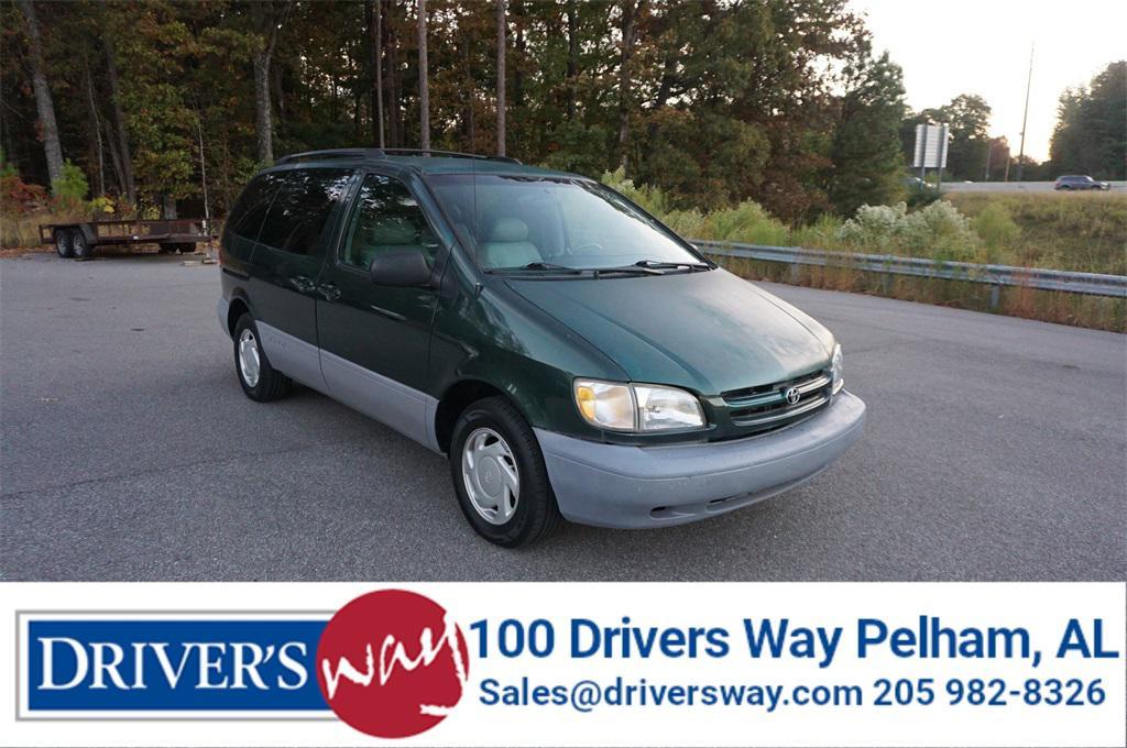 used 2000 Toyota Sienna car, priced at $5,000