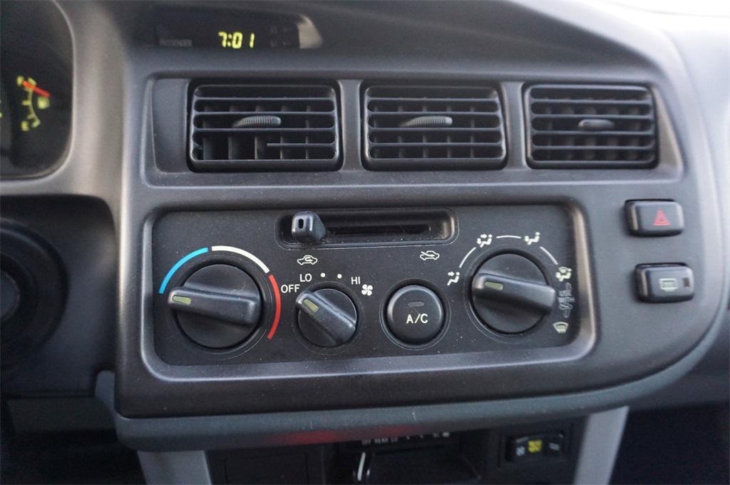 used 2000 Toyota Sienna car, priced at $5,000