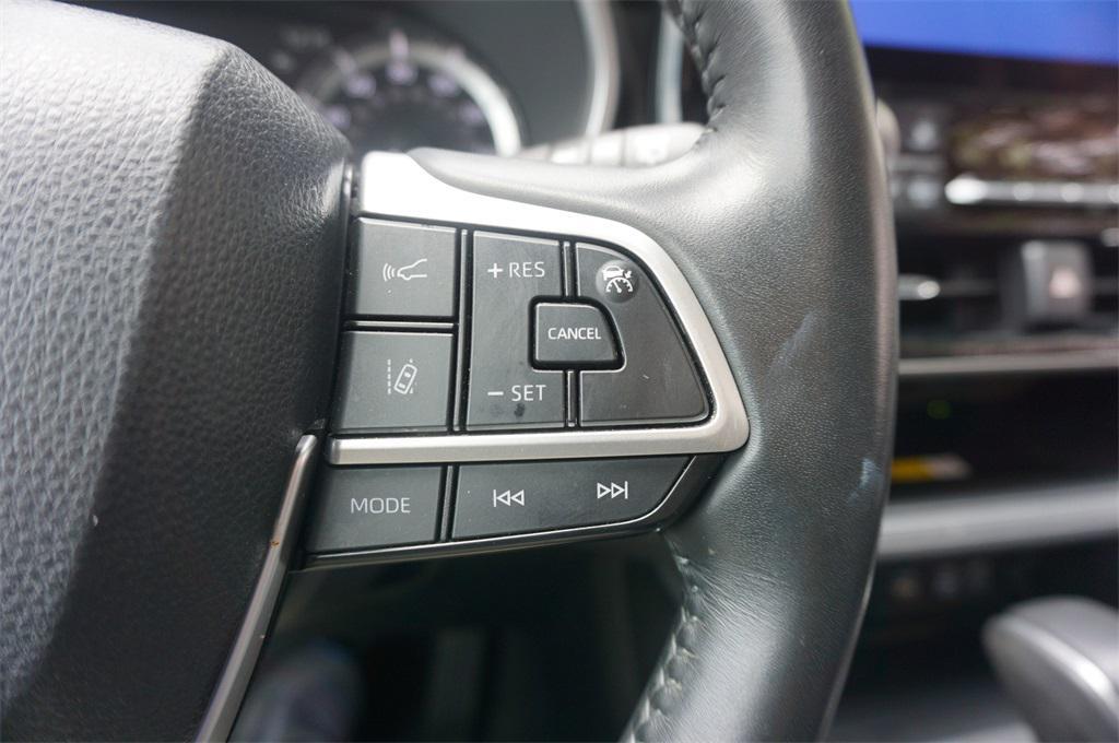 used 2023 Toyota Highlander car, priced at $39,000
