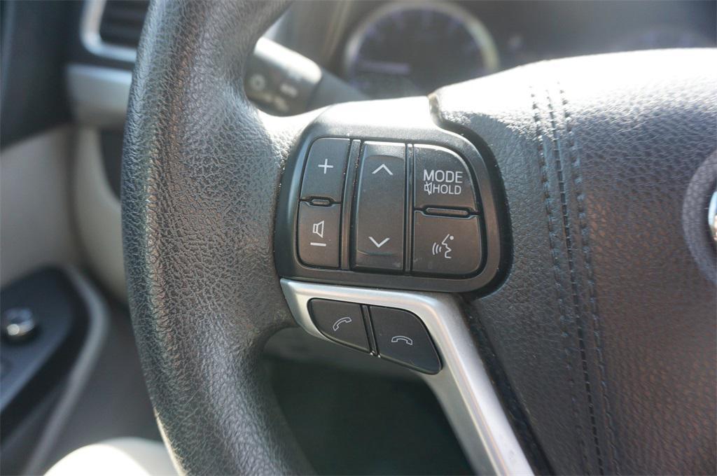 used 2018 Toyota Highlander car, priced at $21,250