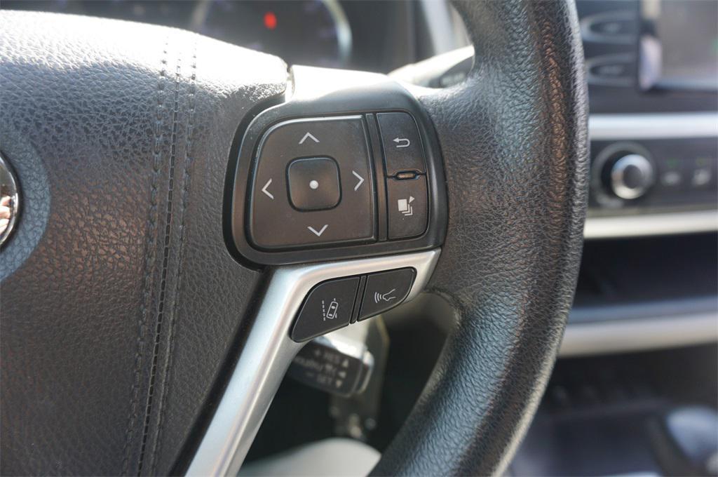 used 2018 Toyota Highlander car, priced at $21,250
