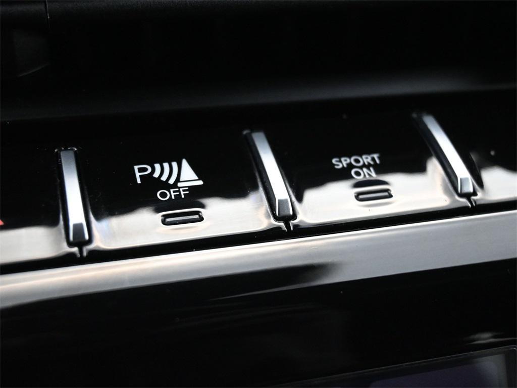 used 2023 Jeep Grand Cherokee L car, priced at $30,250
