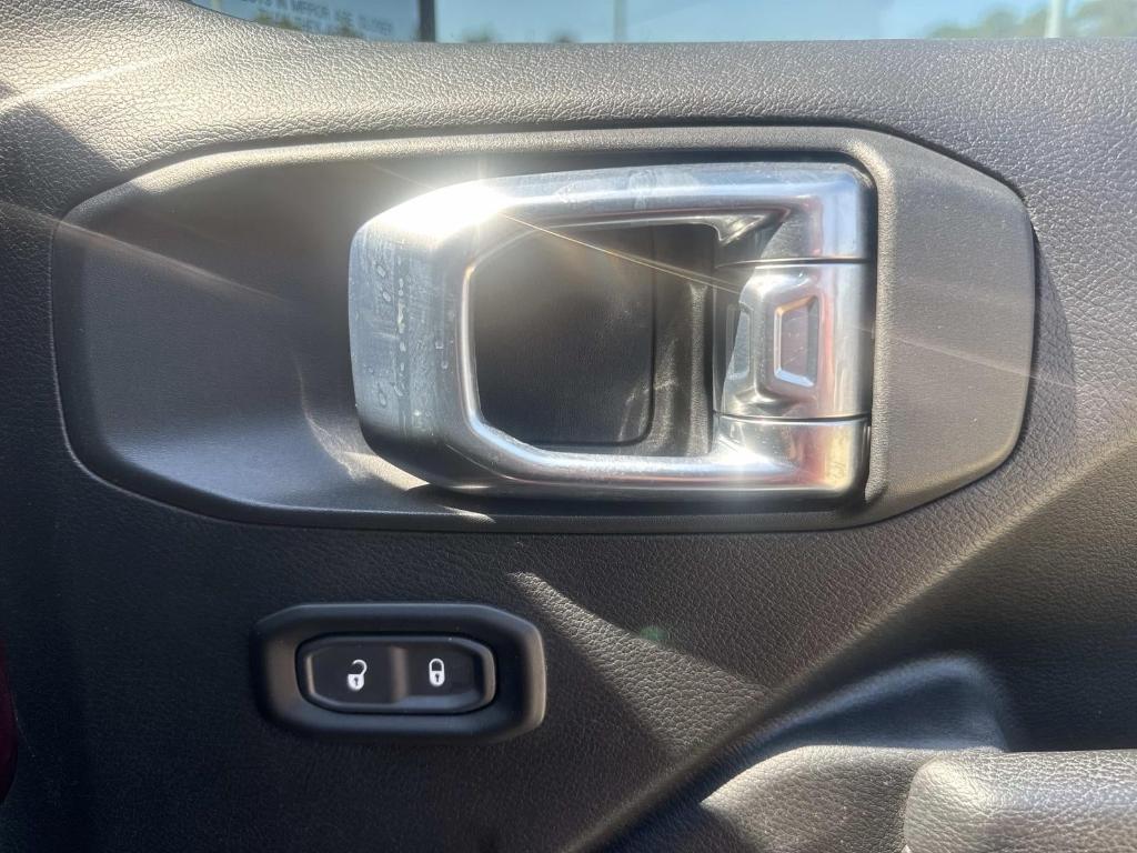 used 2022 Jeep Gladiator car, priced at $33,998