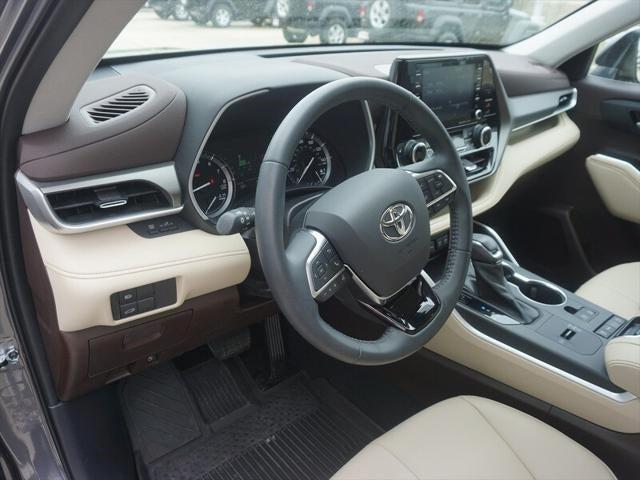 used 2021 Toyota Highlander car, priced at $29,998