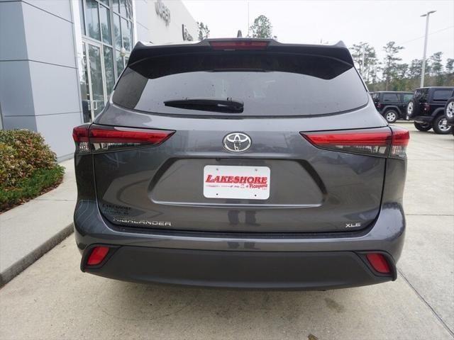 used 2021 Toyota Highlander car, priced at $29,998