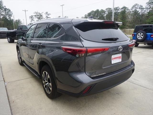 used 2021 Toyota Highlander car, priced at $29,998