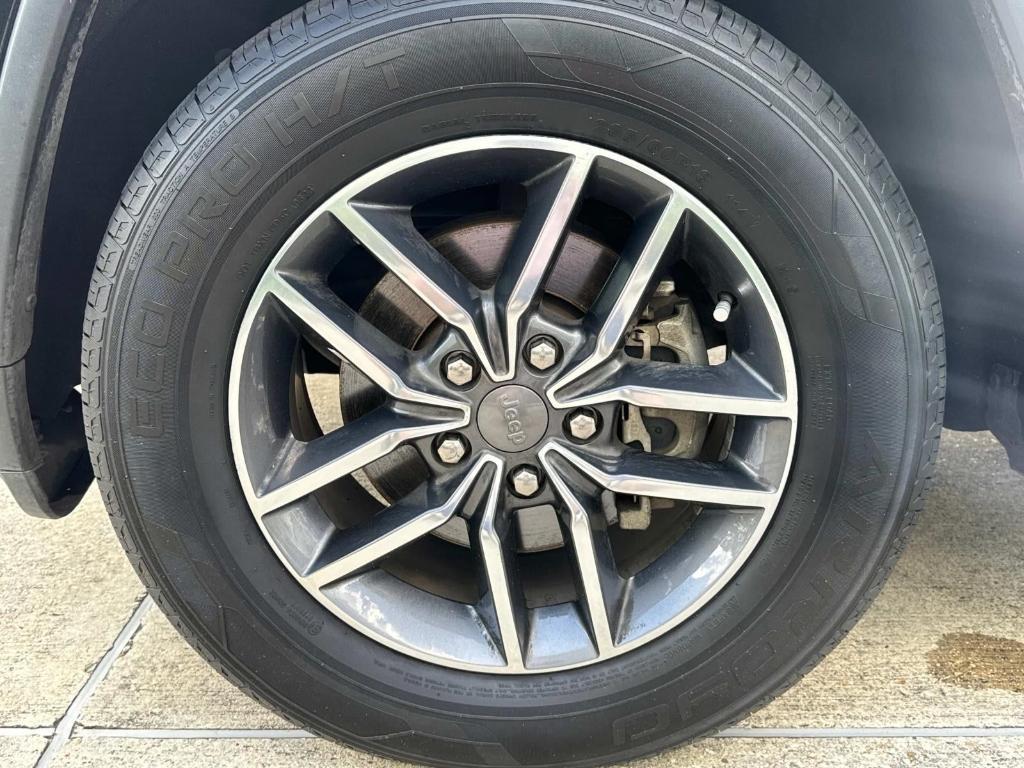 used 2019 Jeep Grand Cherokee car, priced at $17,998