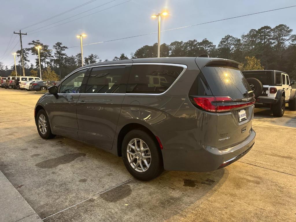 new 2025 Chrysler Pacifica car, priced at $43,900