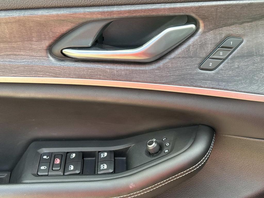 used 2023 Jeep Grand Cherokee car, priced at $28,498