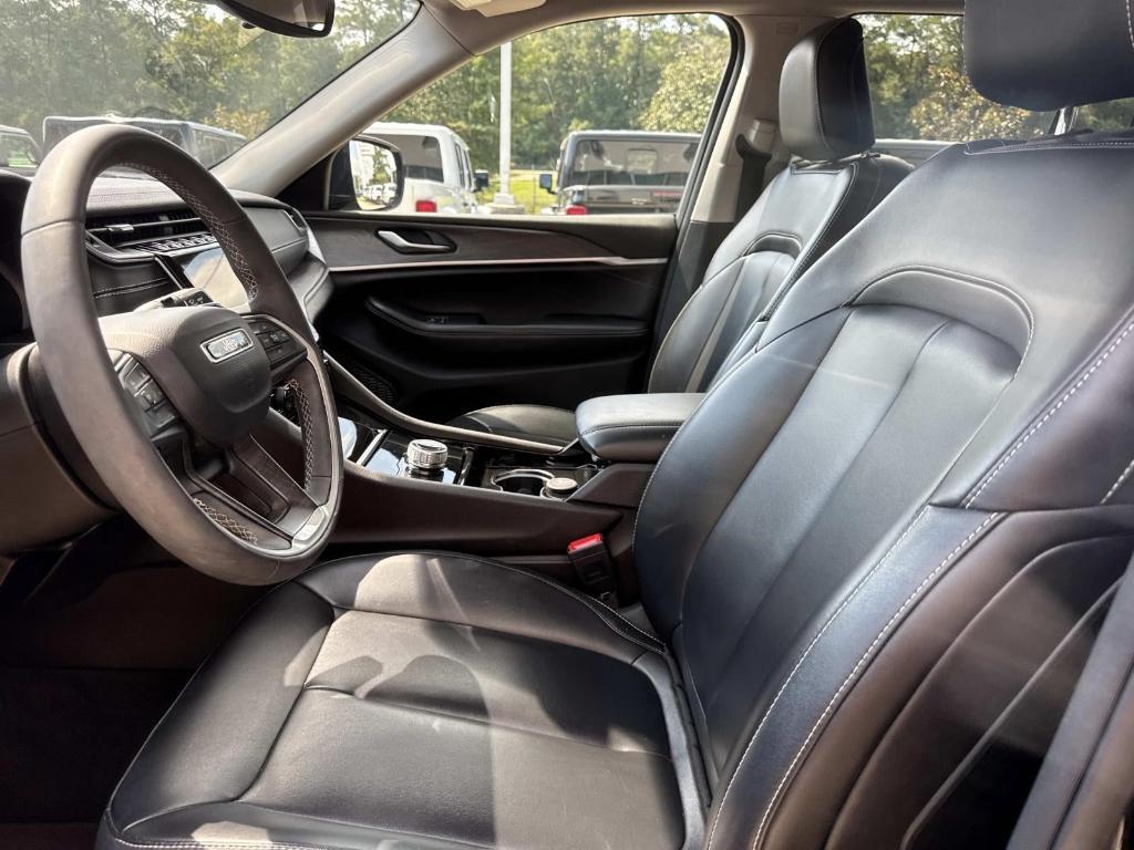 used 2023 Jeep Grand Cherokee car, priced at $28,498