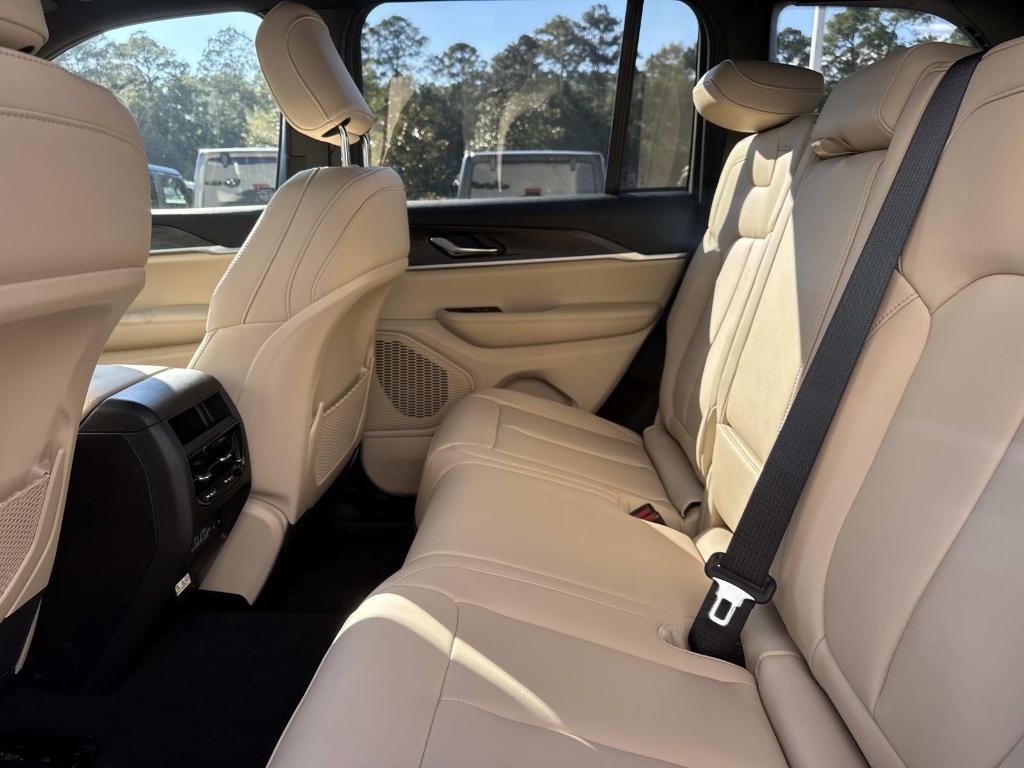 new 2025 Jeep Grand Cherokee car, priced at $46,120