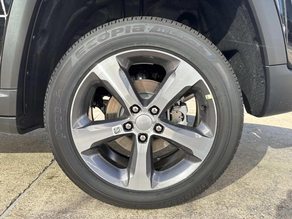 new 2025 Jeep Grand Cherokee car, priced at $46,120