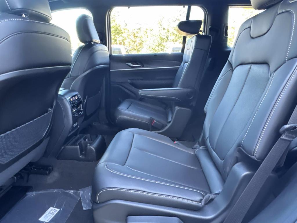 new 2025 Jeep Grand Cherokee L car, priced at $52,160