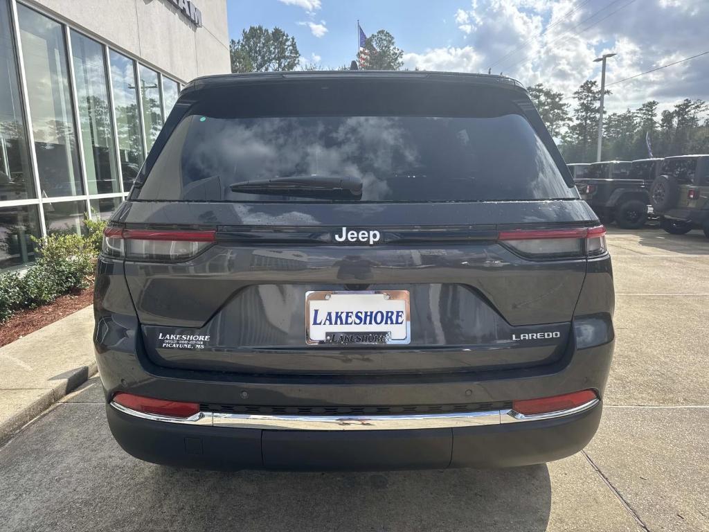 new 2025 Jeep Grand Cherokee car, priced at $38,375