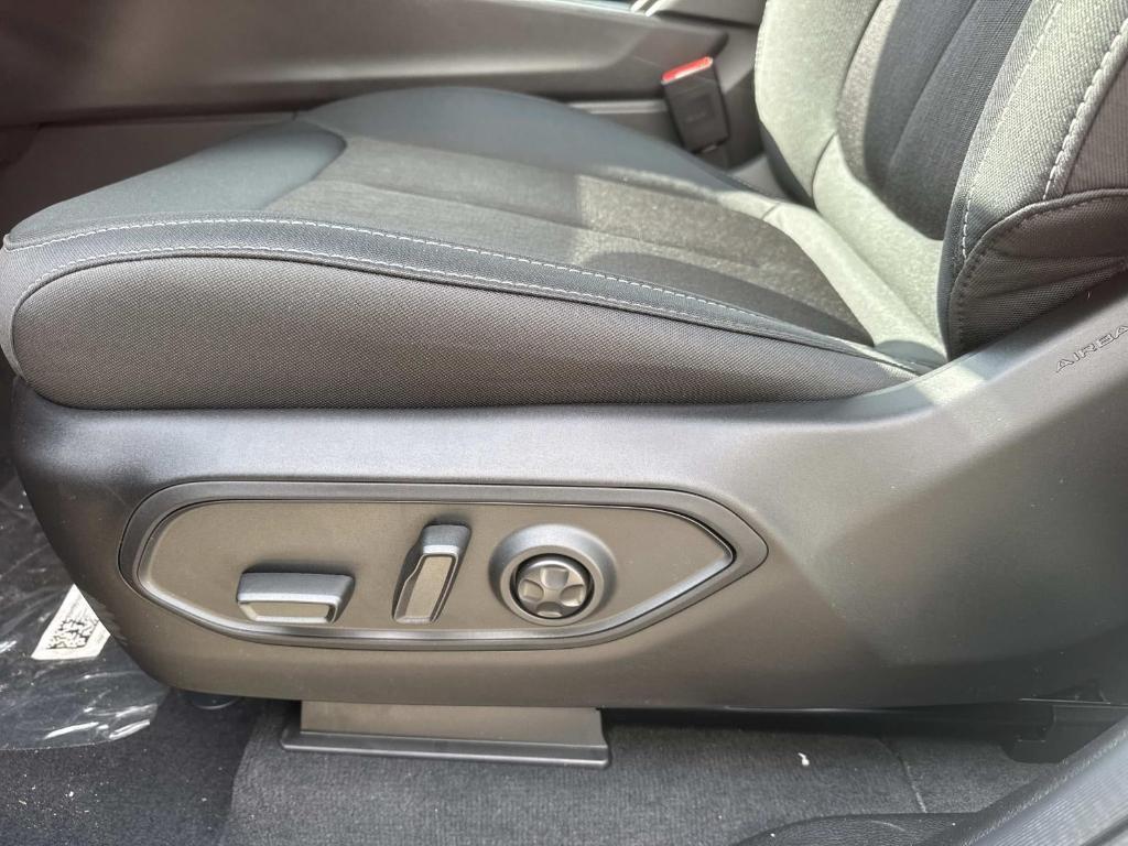 new 2025 Jeep Grand Cherokee car, priced at $38,375
