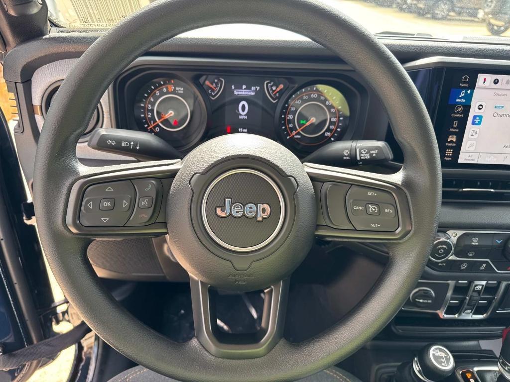 new 2025 Jeep Gladiator car, priced at $41,685