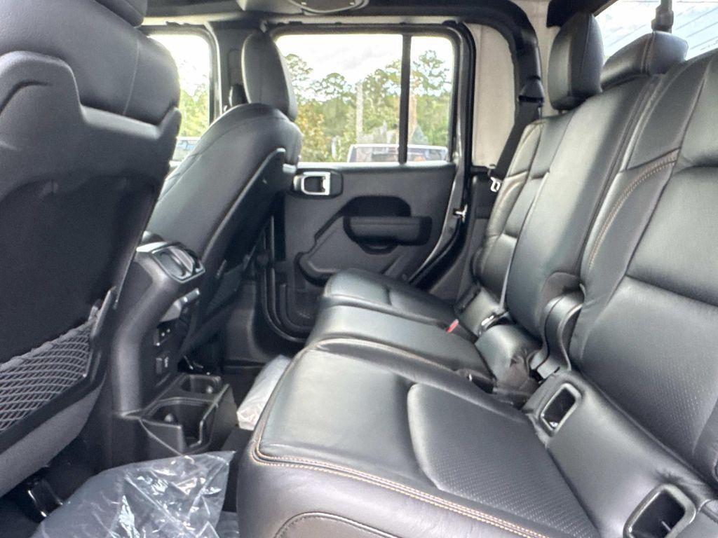 new 2025 Jeep Gladiator car, priced at $57,215