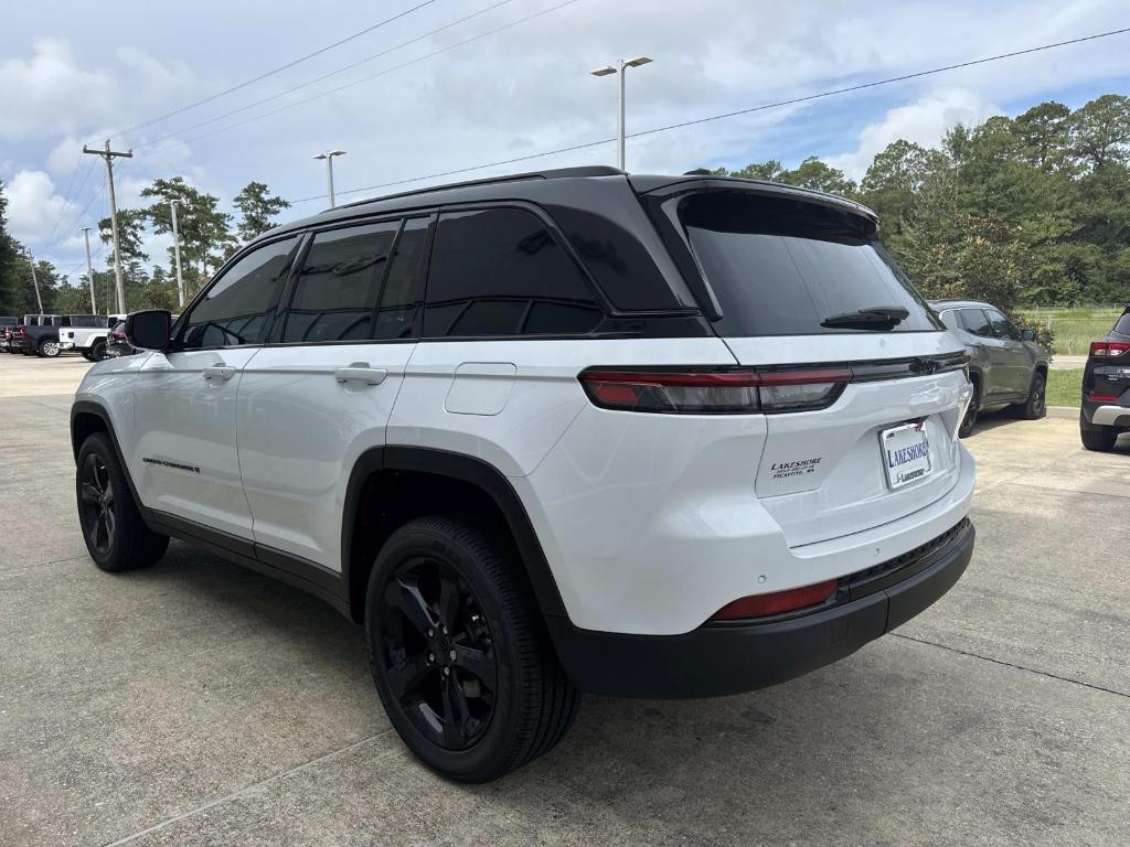 new 2025 Jeep Grand Cherokee car, priced at $49,980