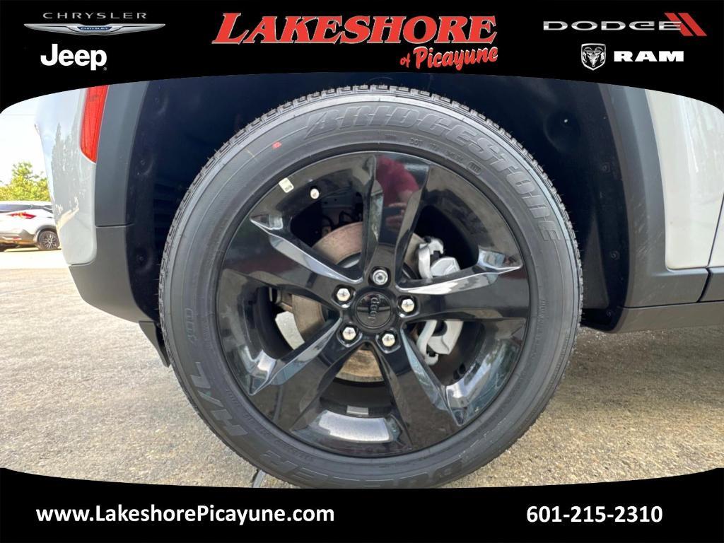 new 2025 Jeep Grand Cherokee car, priced at $49,980
