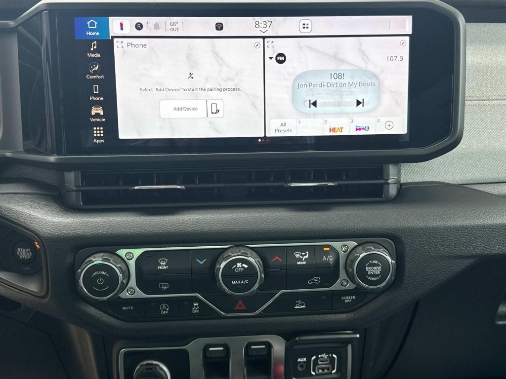 new 2025 Jeep Wrangler car, priced at $37,870