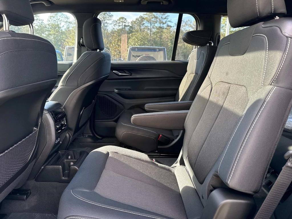 new 2025 Jeep Grand Cherokee L car, priced at $41,720