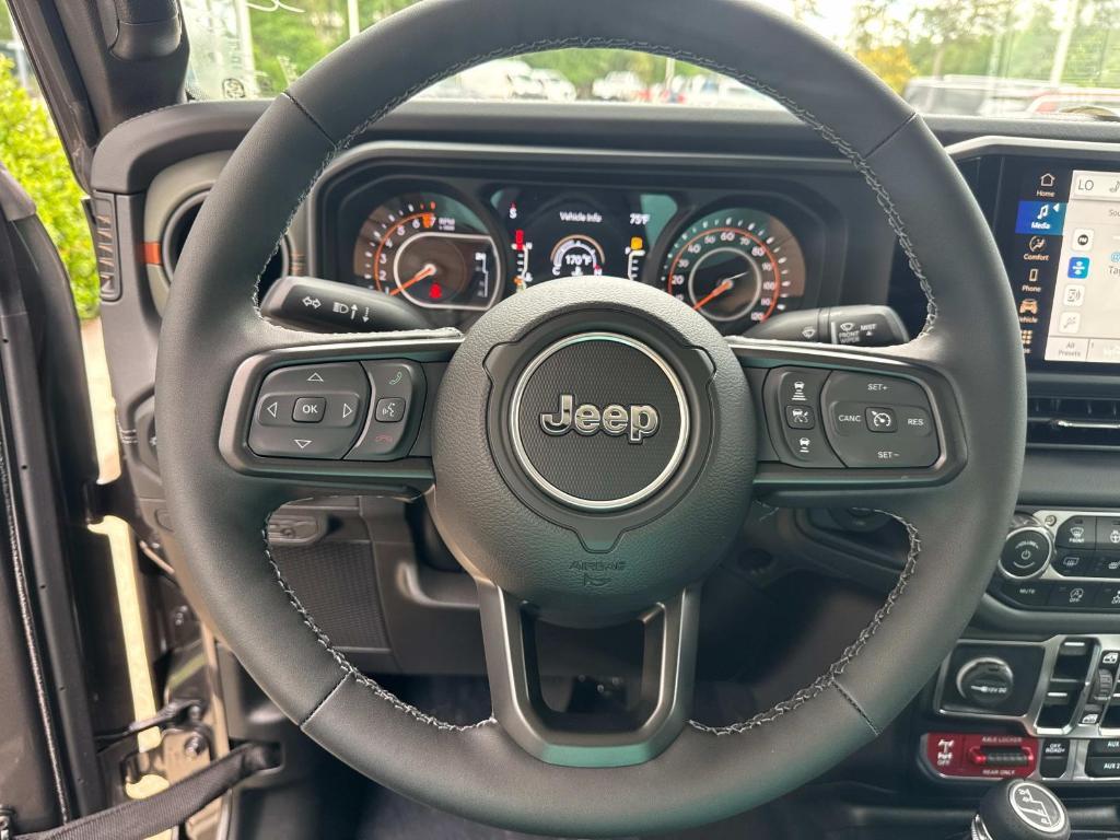 new 2025 Jeep Gladiator car, priced at $57,575