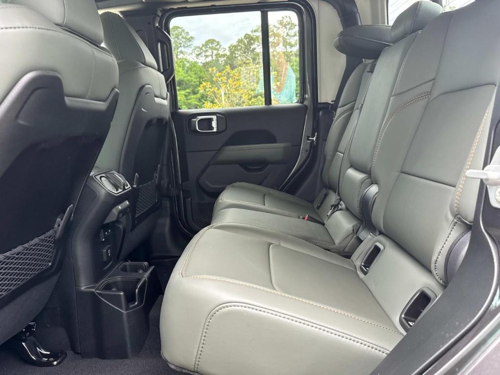 new 2025 Jeep Gladiator car, priced at $57,575