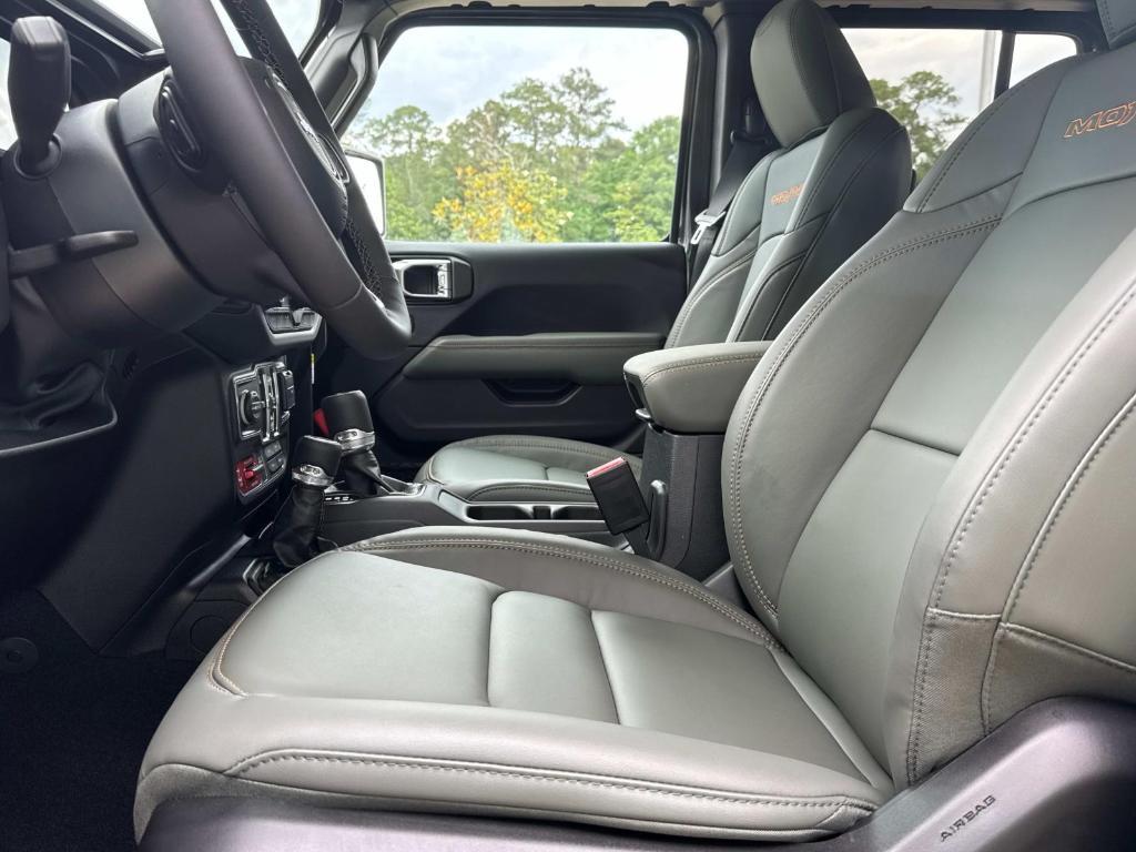 new 2025 Jeep Gladiator car, priced at $57,575