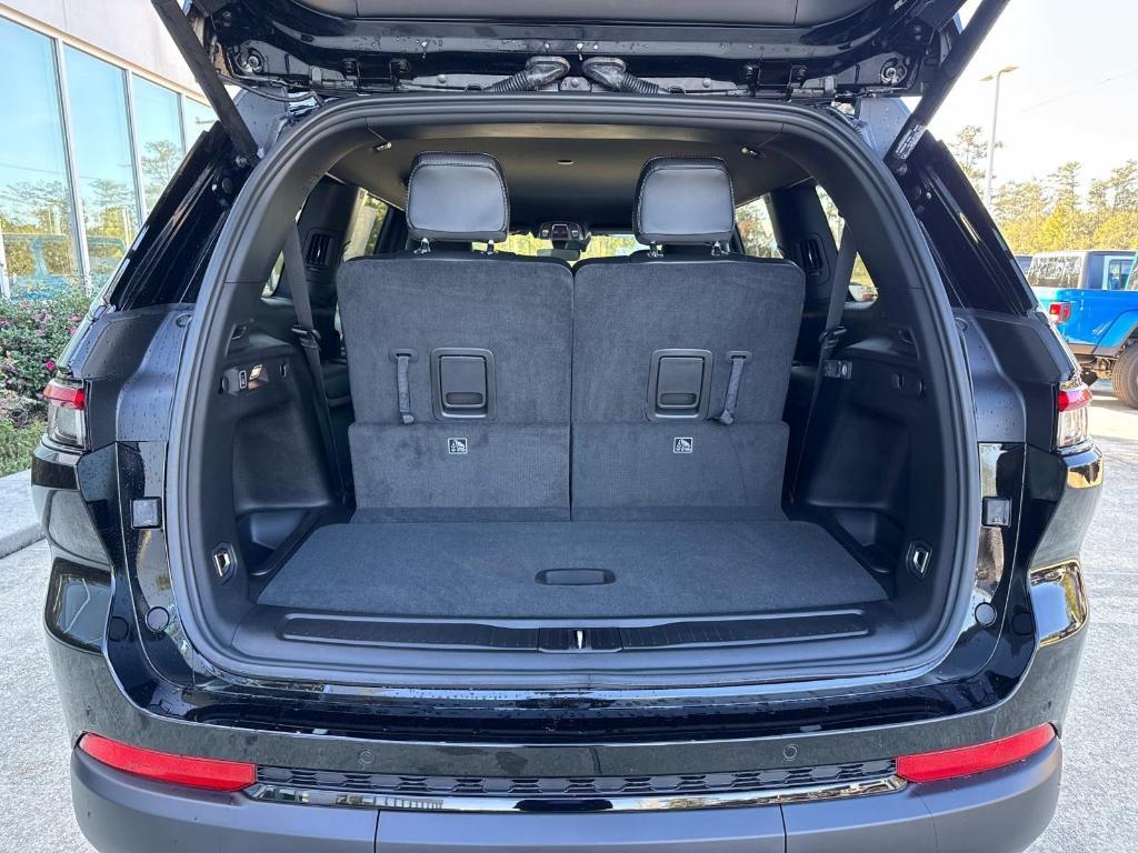 new 2025 Jeep Grand Cherokee L car, priced at $45,520