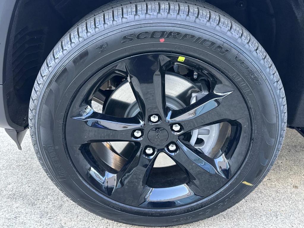 new 2025 Jeep Grand Cherokee L car, priced at $45,520