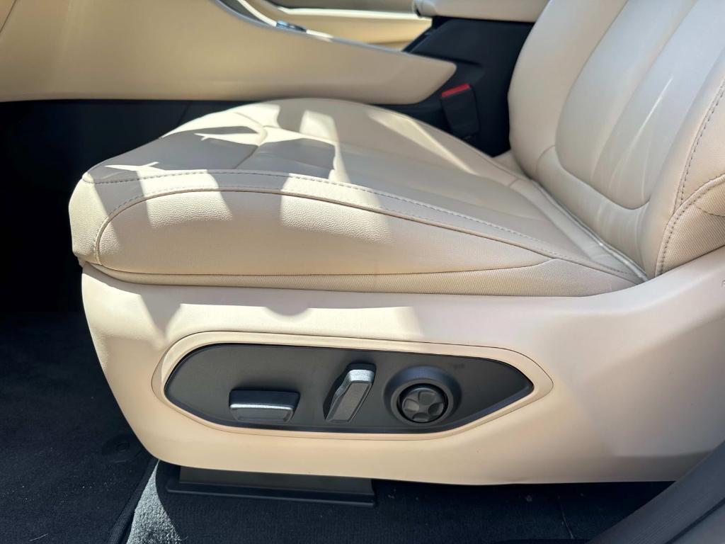 new 2025 Jeep Grand Cherokee car, priced at $48,832