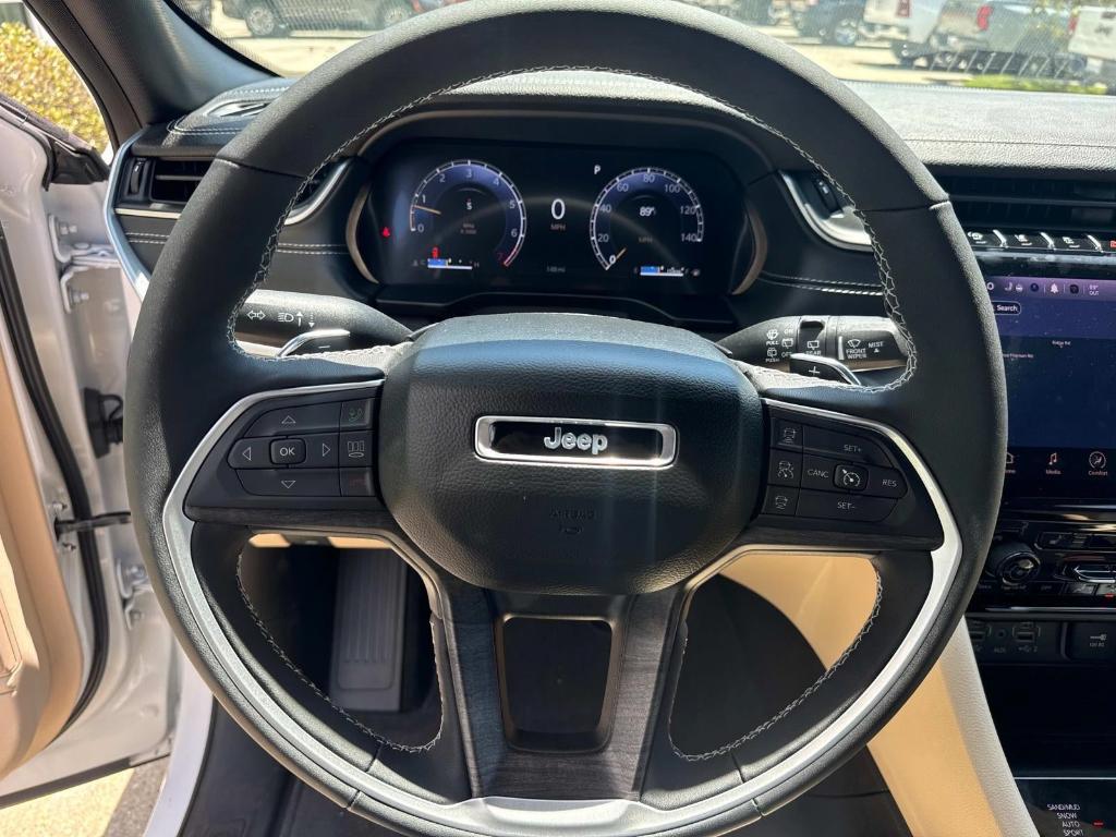 new 2025 Jeep Grand Cherokee car, priced at $48,832