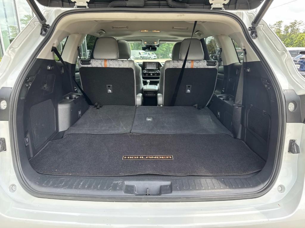used 2022 Toyota Highlander Hybrid car, priced at $35,700