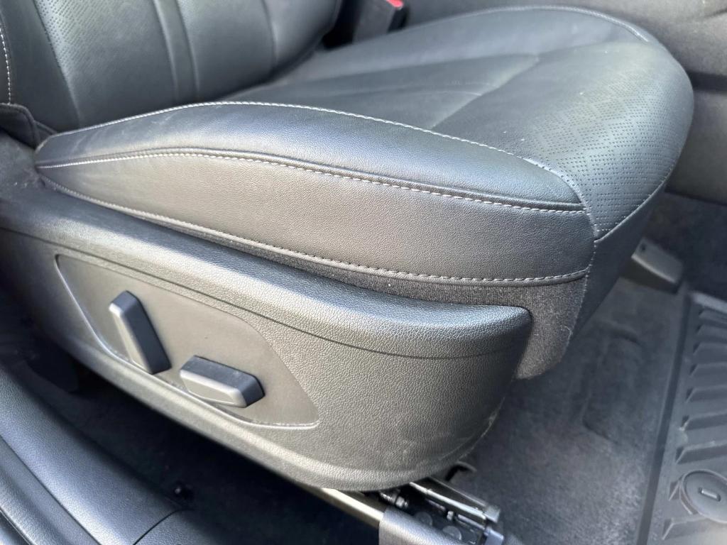used 2022 Kia Sorento car, priced at $27,888