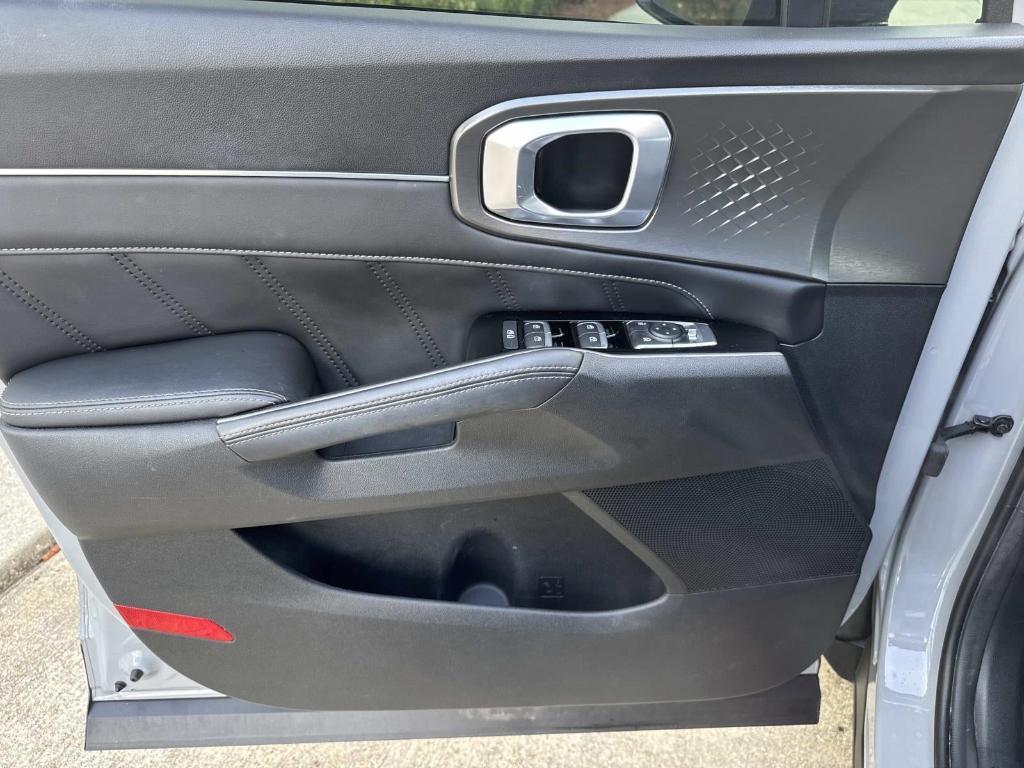 used 2022 Kia Sorento car, priced at $27,888
