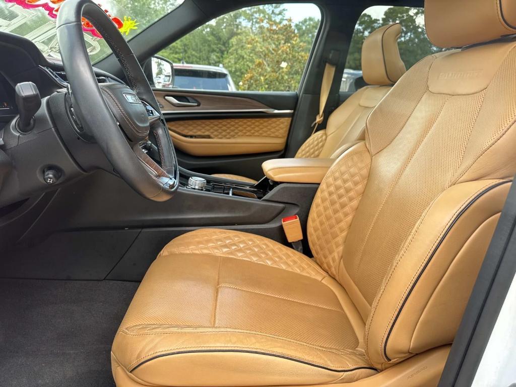 used 2022 Jeep Grand Cherokee car, priced at $40,598