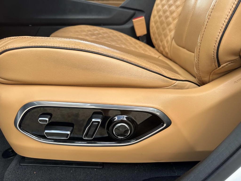 used 2022 Jeep Grand Cherokee car, priced at $40,598